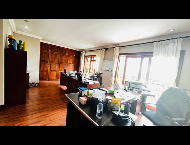 640M² OFFICE FOR SALE IN MORELETA PARK